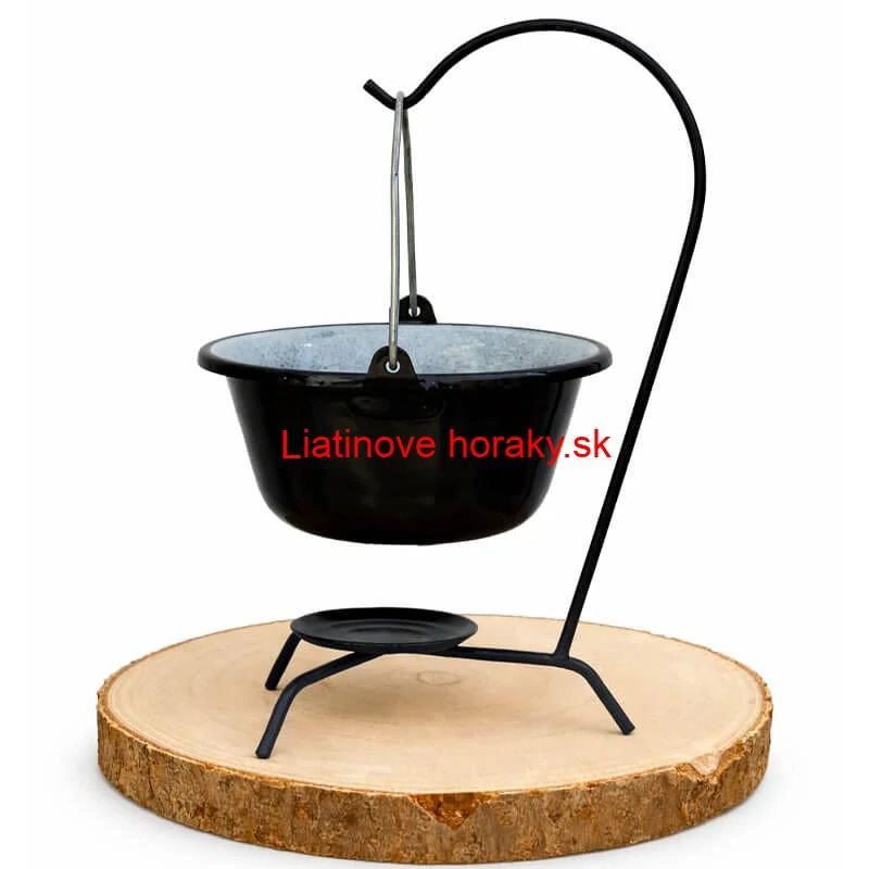 Súprava 6 drevených podnosov z prírodného plátku dreva s kôrou Ø 20–24 cm